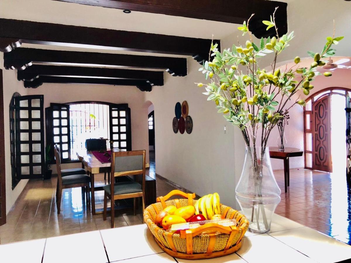 Villa Bugambilia Colonial Charm With Spacious Design And Private Pool Five Minutes From Downtown Mérida Zewnętrze zdjęcie